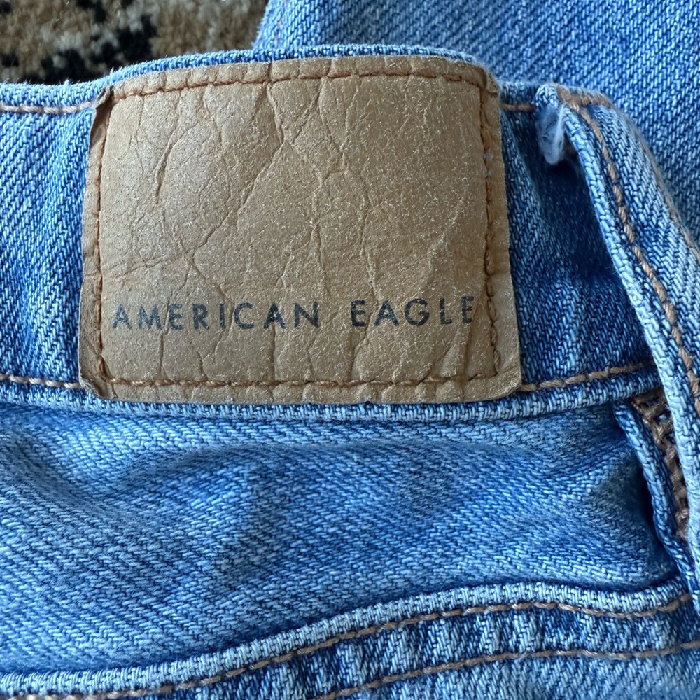 EUC American Eagle Ripped Highest Waist ‘90s Flare Jean in True Rinse Size 6 - Picture 9 of 11